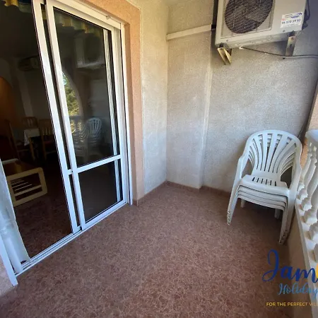 2nd Floor Apt With Comm Pool Tv7 Apartman *