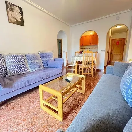 2nd Floor Apt With Comm Pool Tv7 Apartman